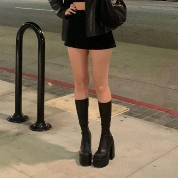 High platform boots - Picture 2 of 7